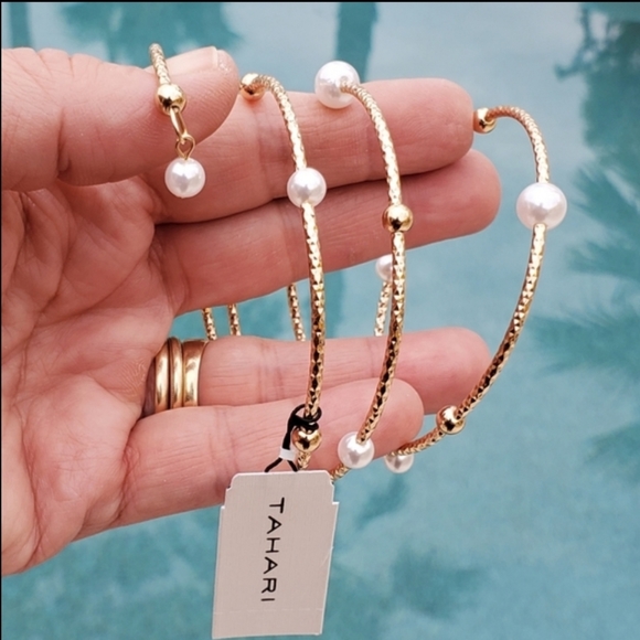 Tahari Jewelry - TAHARI Hammered Gold Pearl Coil Bracelet Memory Wire Wrap Spiral Bangle Bypass